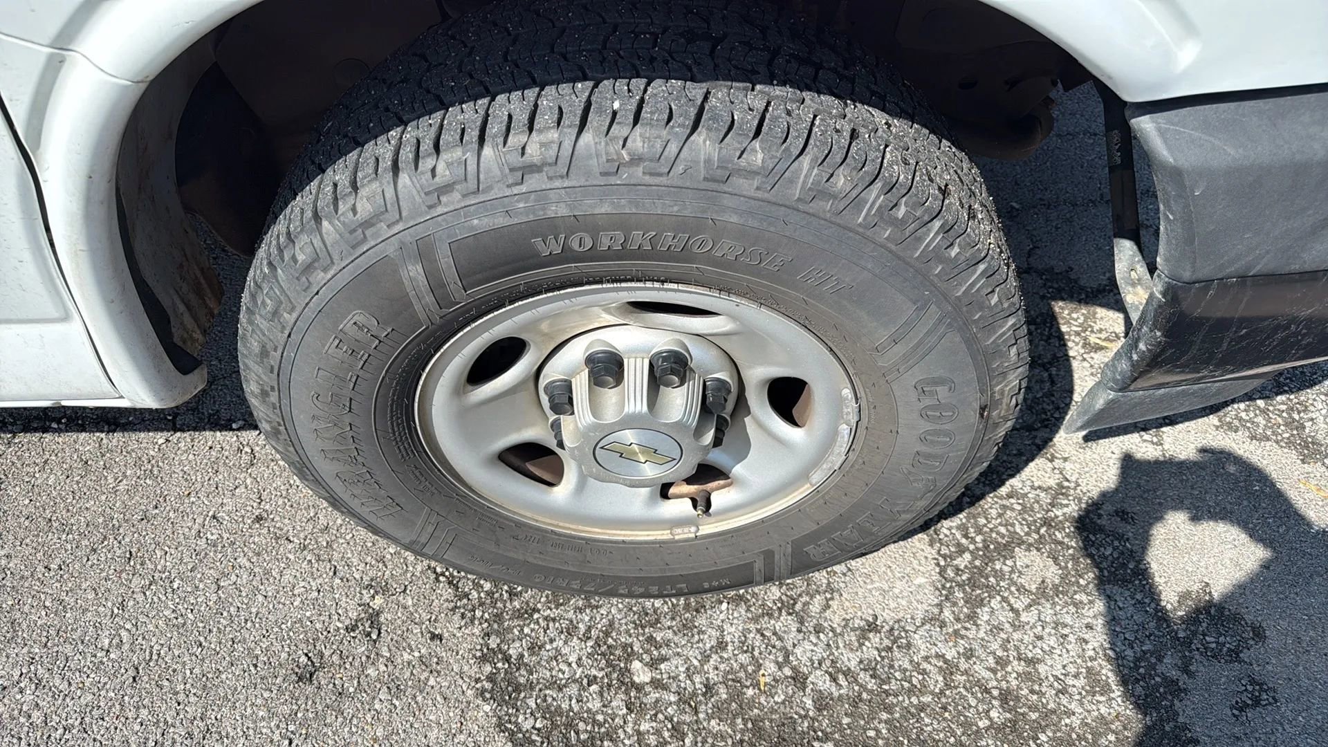 Used 2021 Chevrolet Express 2500 w/ Driver Convenience Package image 16