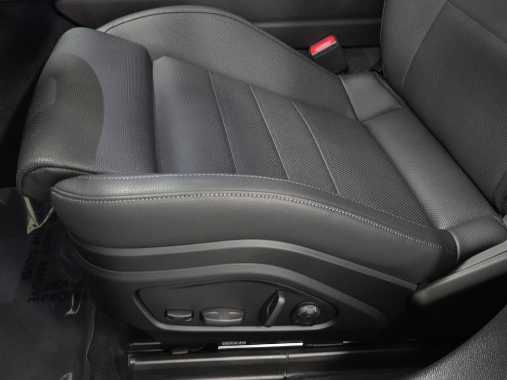 Certified 2024 Porsche Panamera 4 AWD/4WD image 24