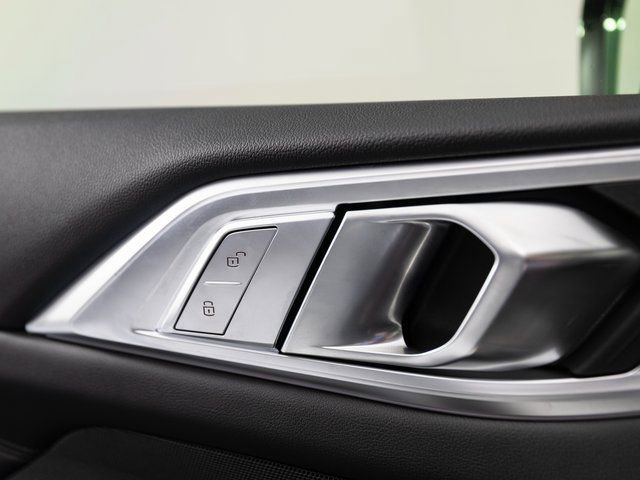 Used 2025 BMW M4 xDrive Competition image 11