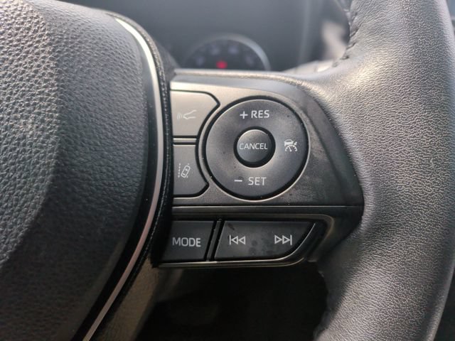 Used 2021 Toyota RAV4 XLE Premium AWD/4WD image 21