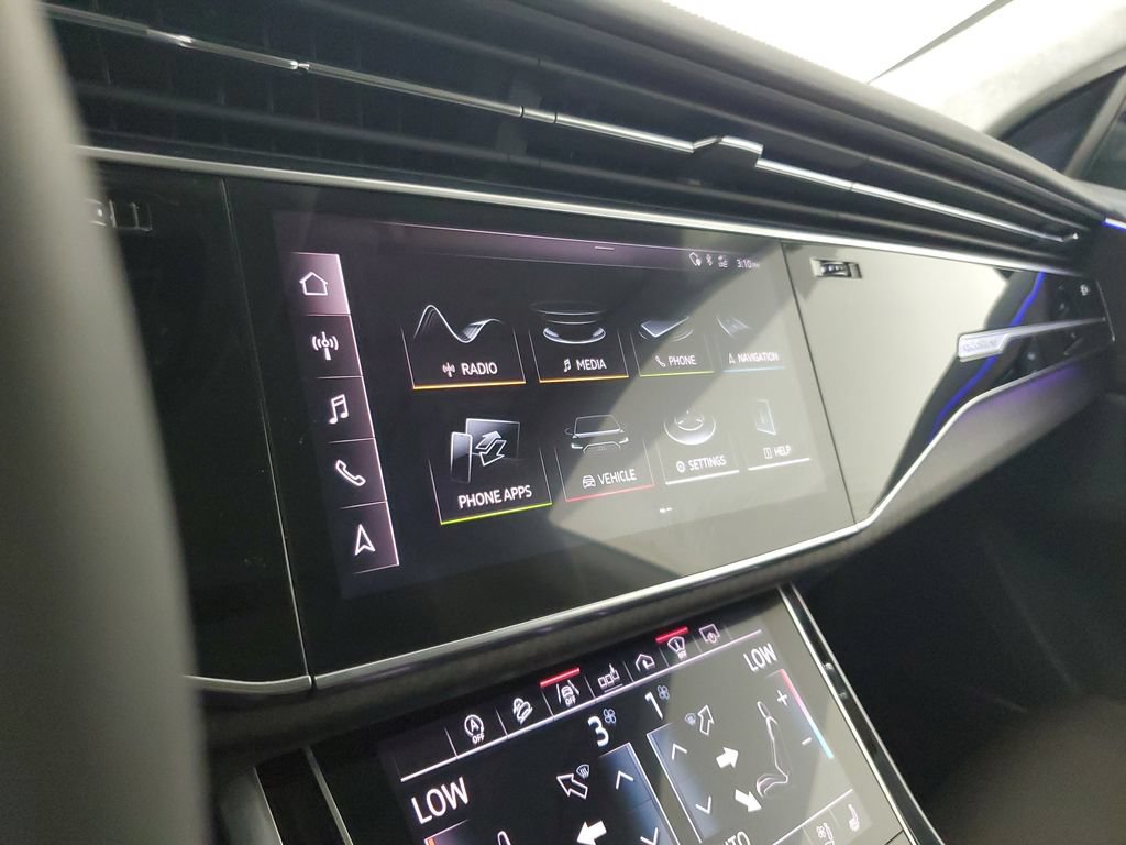 Used 2019 Audi Q8 Prestige AWD/4WD image 29