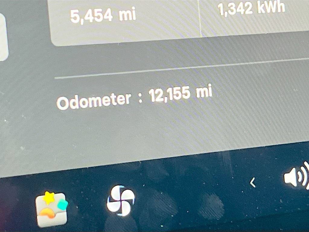 Used 2025 Tesla Model Y Long Range RWD image 12
