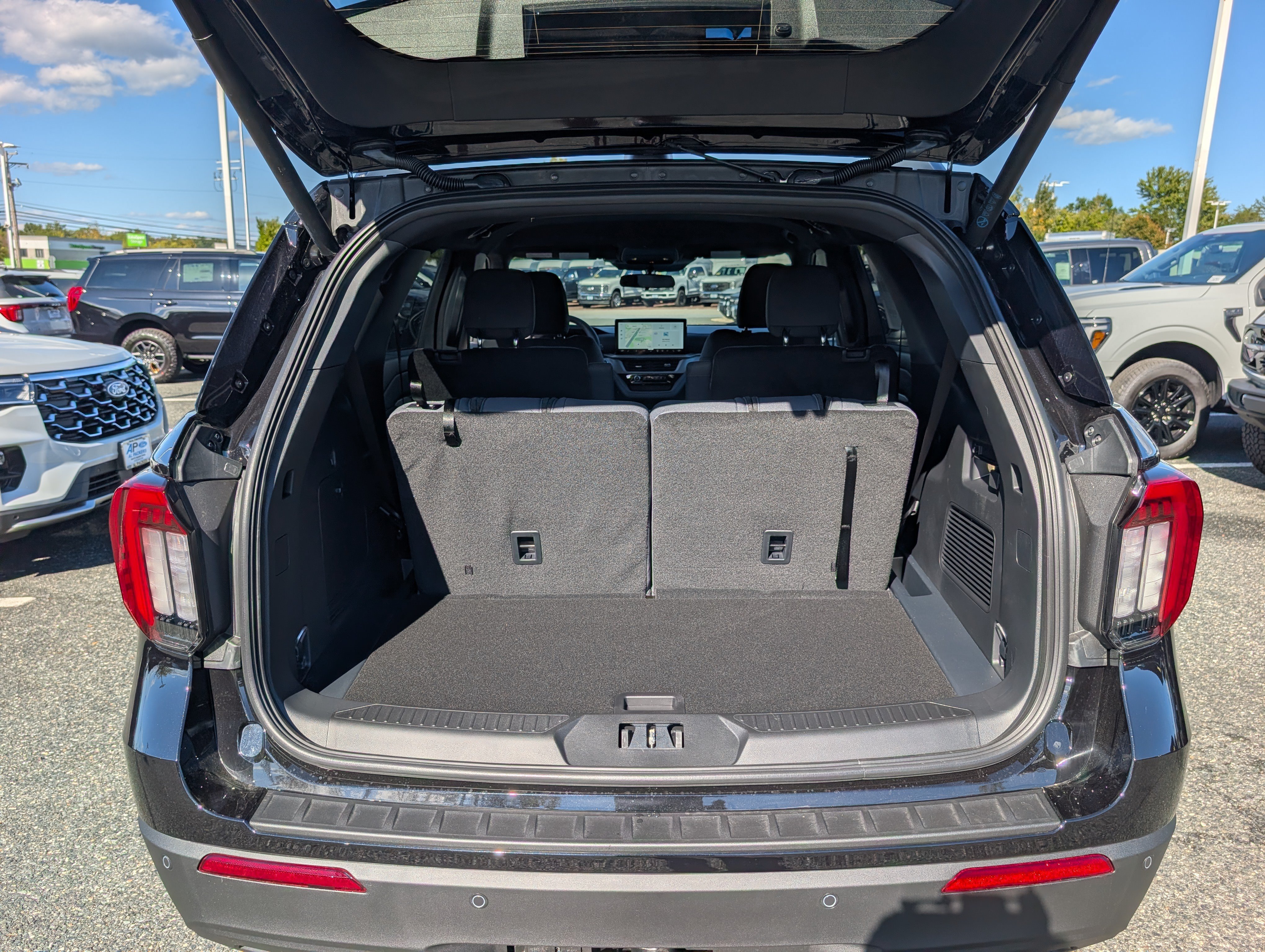 New 2027 Ford Explorer Active AWD/4WD image 9