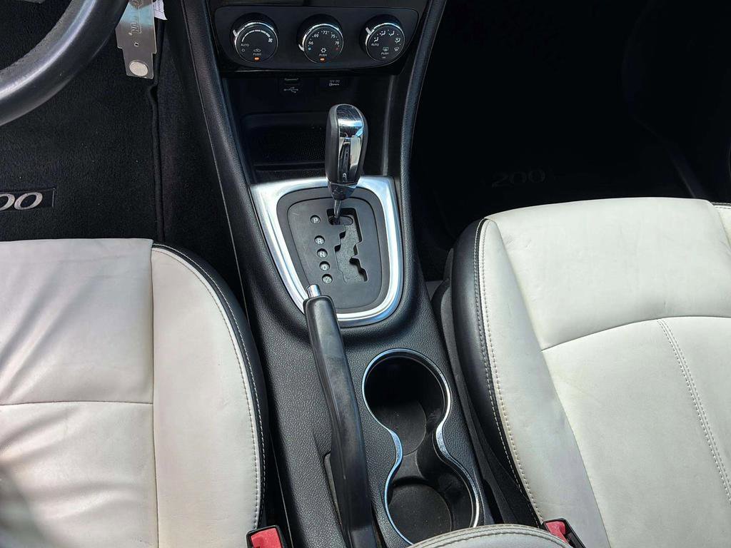 Used 2013 Chrysler 200 Limited FWD image 19