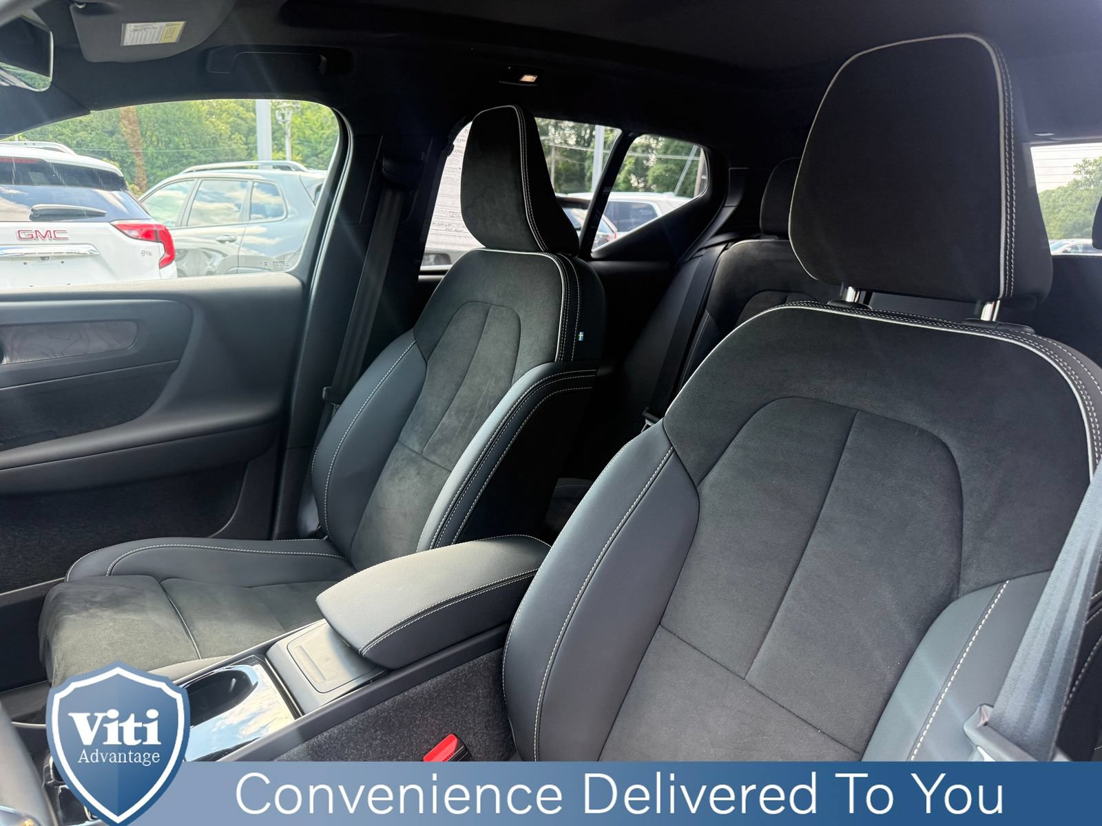 Used 2023 Volvo XC40 Recharge Ultimate w/ Protection Package Premier AWD/4WD image 17