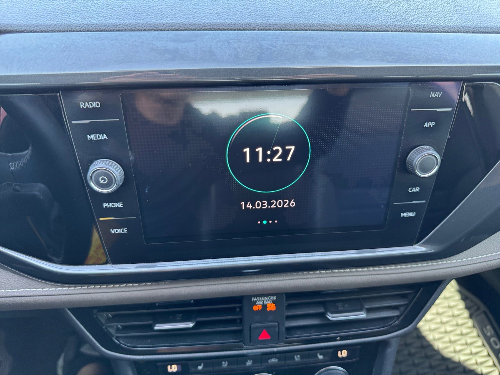 Used 2022 Volkswagen Taos SEL image 17