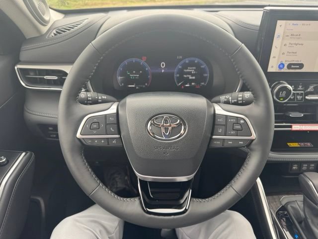 New 2026 Toyota Highlander Platinum AWD/4WD image 24