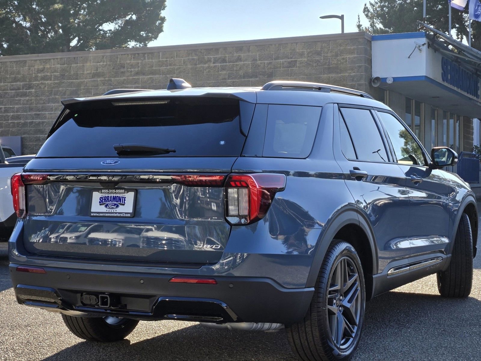 Used 2026 Ford Explorer ST-Line w/ ST-Line Street Pack image 5