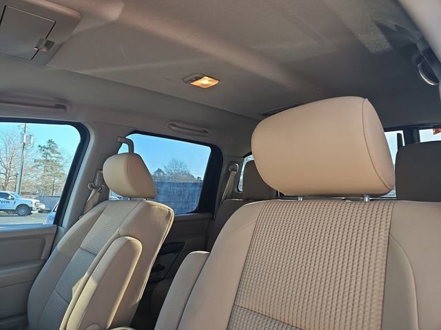 Used 2015 Nissan Titan SV w/ SV Value Truck Package image 10