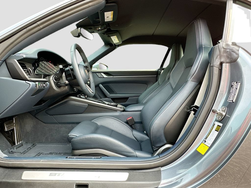 Certified 2025 Porsche 911 Carrera Cabriolet RWD image 5