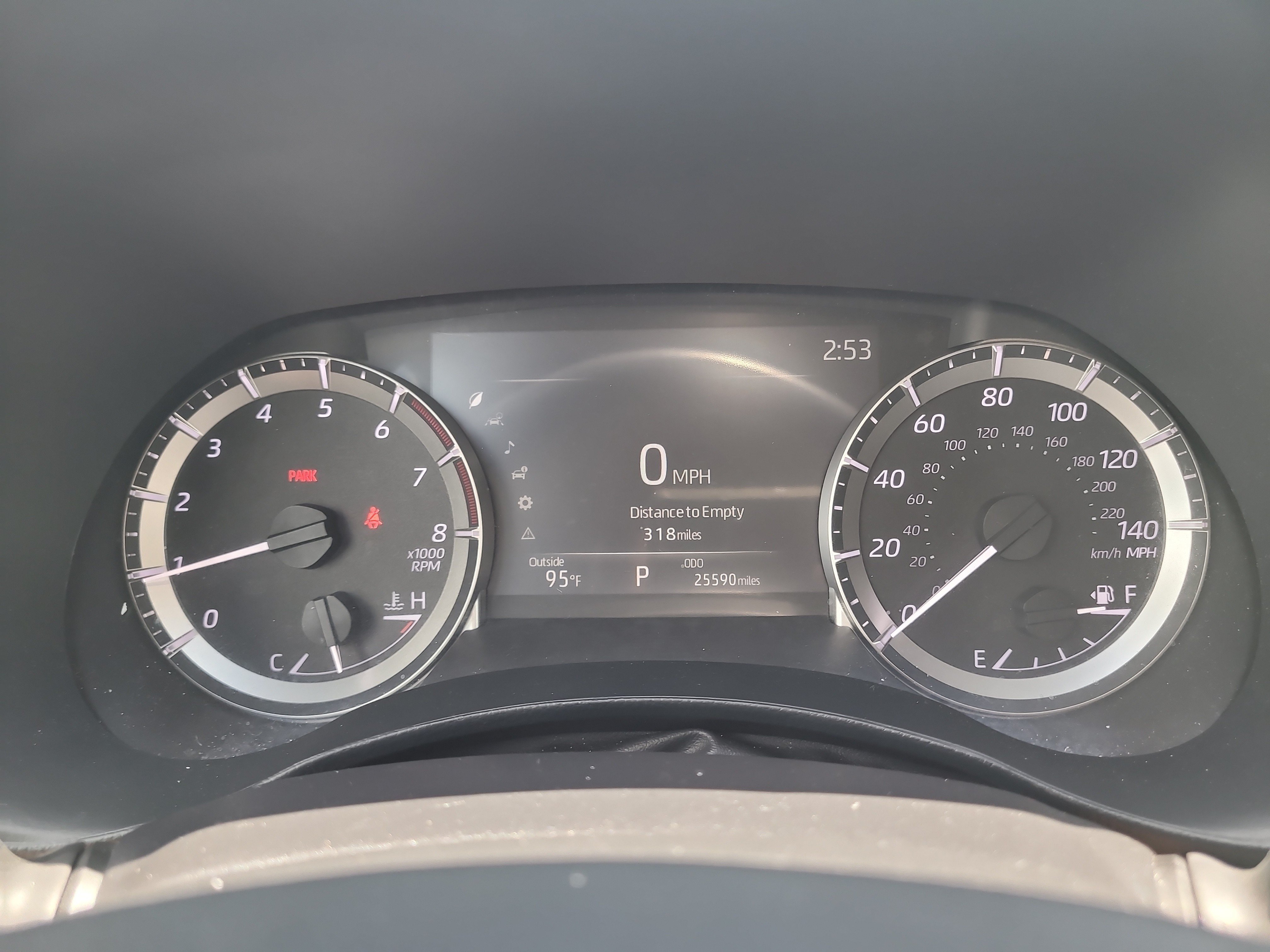 Used 2025 Toyota Highlander LE FWD image 32