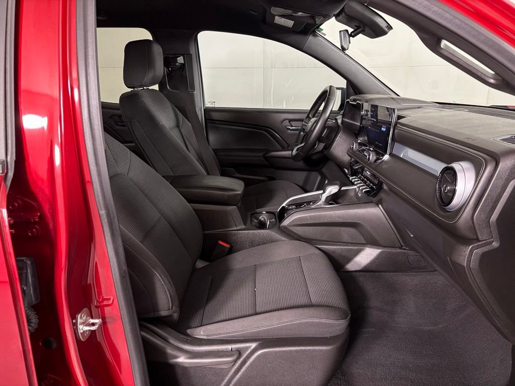 Used 2024 Chevrolet Colorado LT AWD/4WD image 43