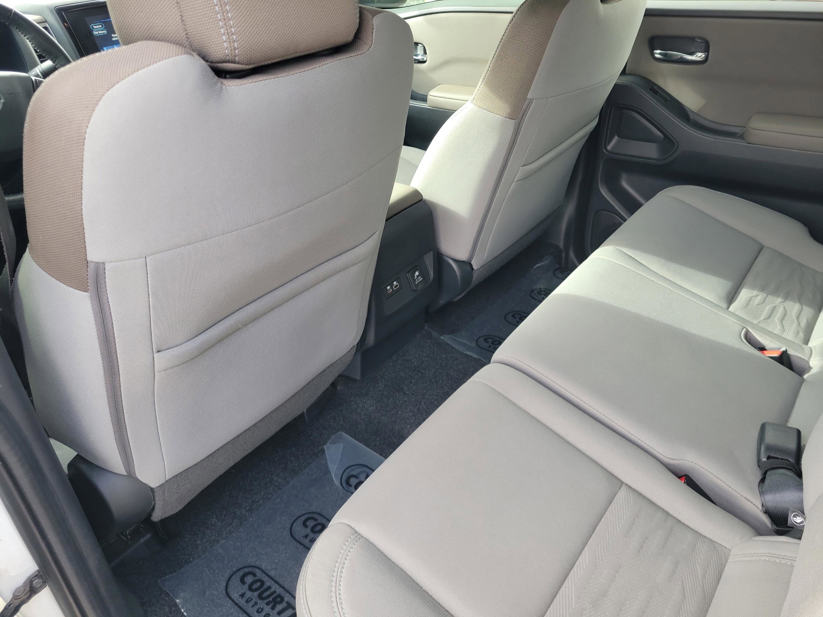 Certified 2022 Nissan Frontier SV image 13