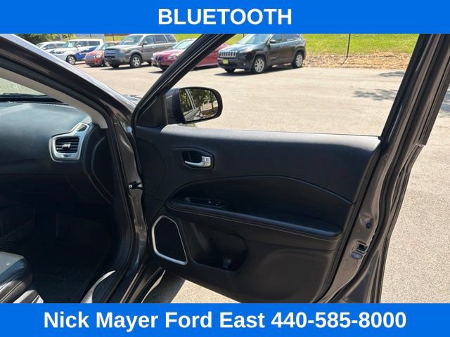 Used 2020 Jeep Compass Latitude AWD/4WD image 19