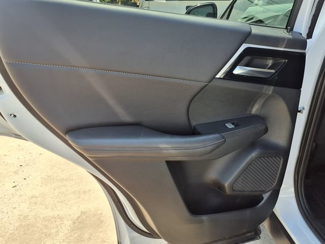 Used 2024 Mitsubishi Outlander SE FWD image 12