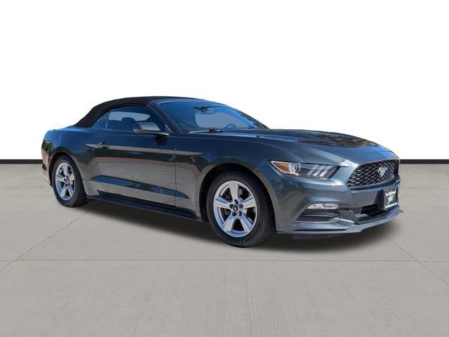 Used 2016 Ford Mustang Convertible image 3