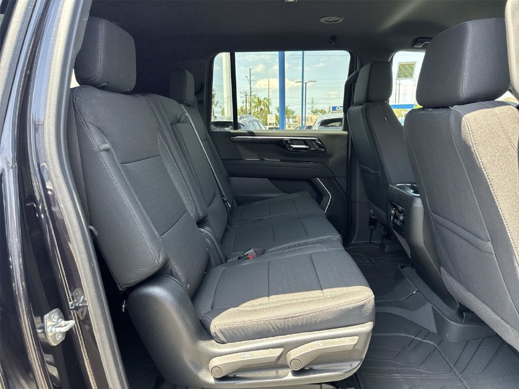 New 2026 Chevrolet Suburban LS RWD image 30