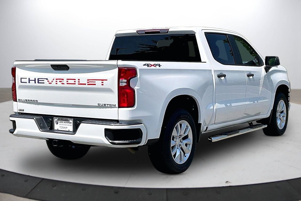 Used 2022 Chevrolet Silverado 1500 Custom AWD/4WD image 9
