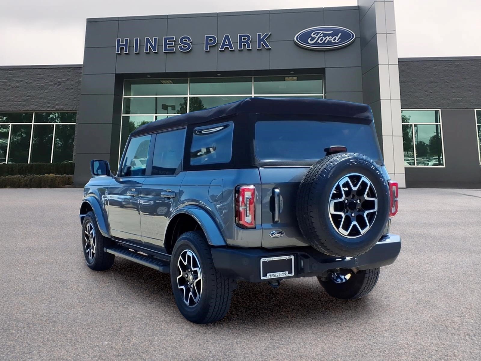 Used 2024 Ford Bronco Outer Banks AWD/4WD image 5