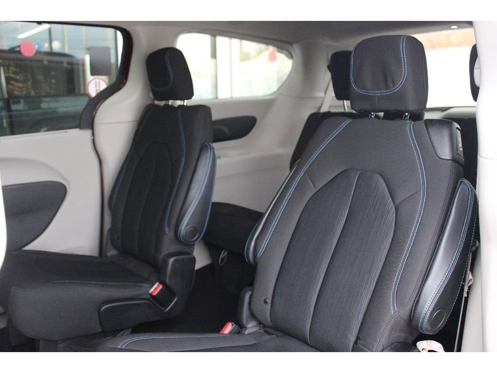 Used 2021 Chrysler Pacifica Touring w/ Cold Weather Group image 25