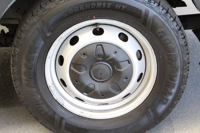 Used 2016 Ford Transit 150 130 Low Roof RWD image 4