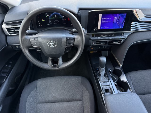 Used 2025 Toyota Camry LE FWD image 12