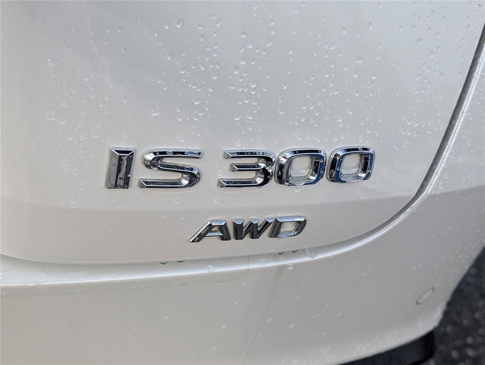 Used 2021 Lexus IS 300 AWD w/ Comfort Package image 9