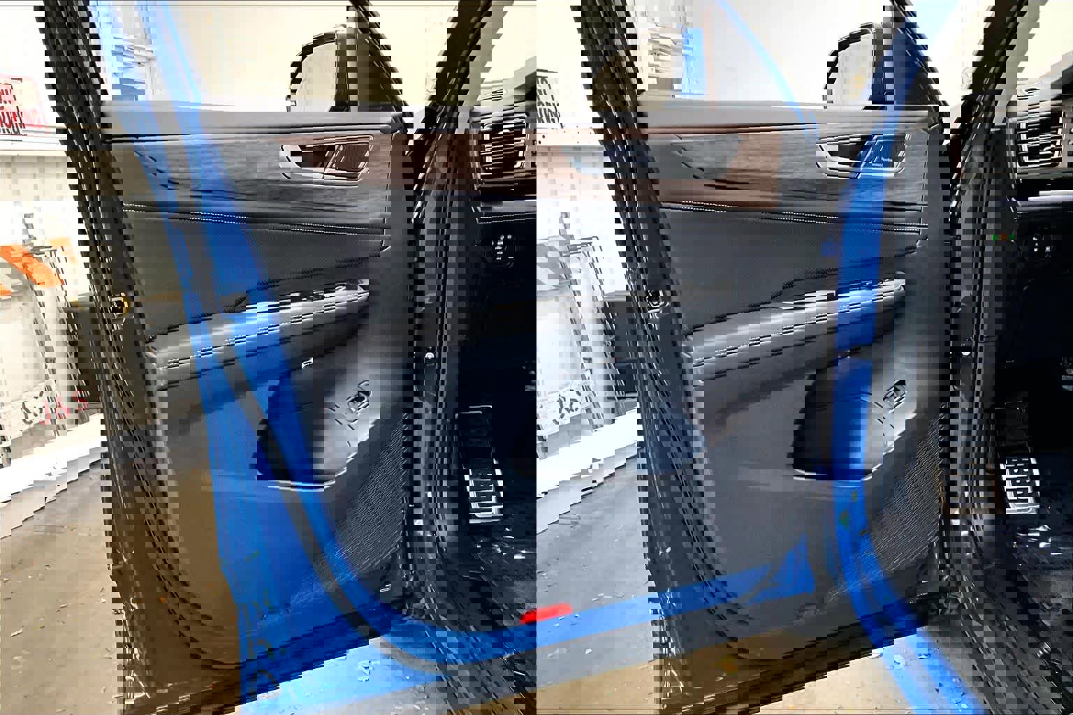 Used 2025 Volkswagen Atlas SEL Premium R-Line image 25