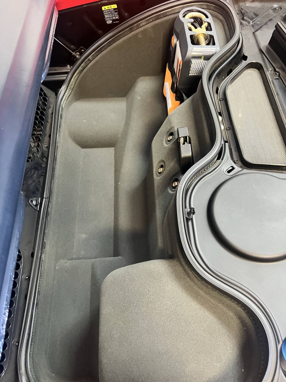 Used 2005 Ford GT RWD image 67