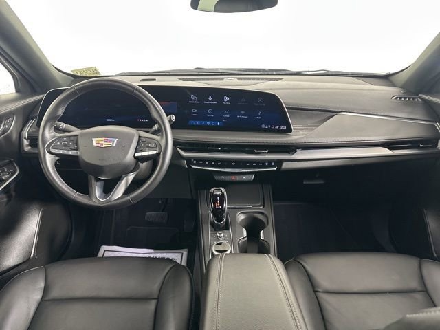 Used 2025 Cadillac XT4 Premium Luxury image 17