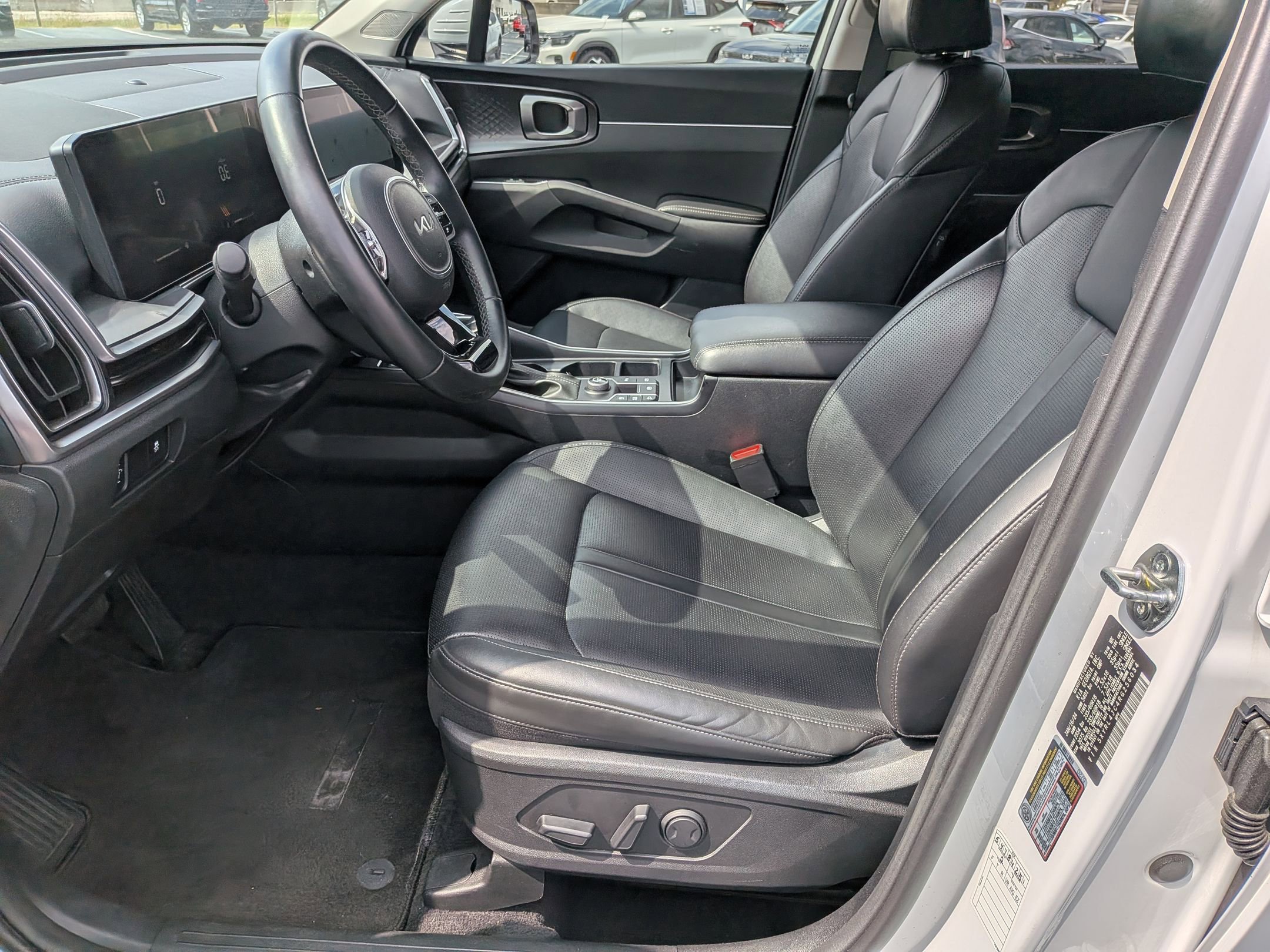 Used 2024 Kia Sorento S image 14