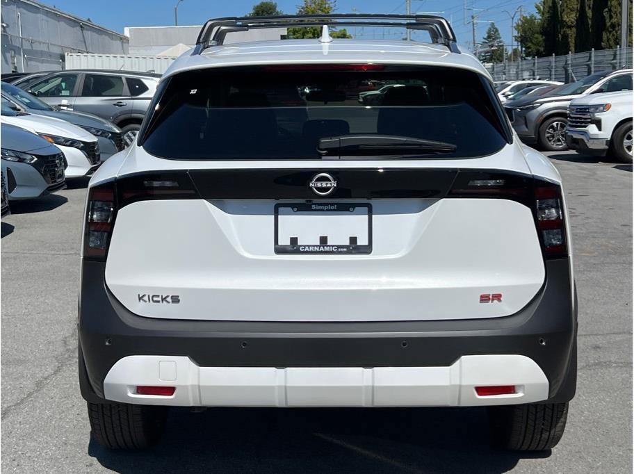 New 2025 Nissan Kicks SR FWD image 4