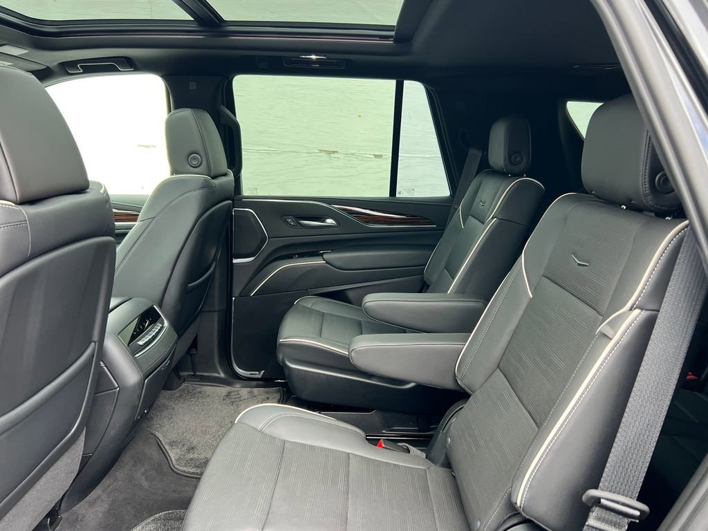 Certified 2023 Cadillac Escalade Premium Luxury image 16