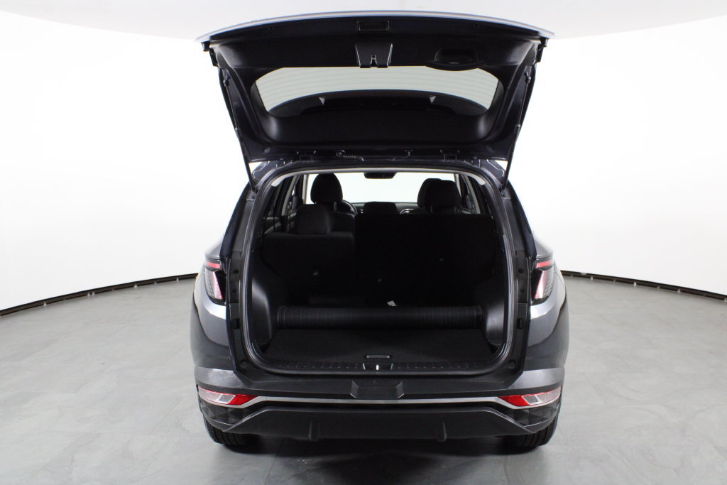 Used 2022 Hyundai Tucson SEL w/ Cargo Package AWD/4WD image 17