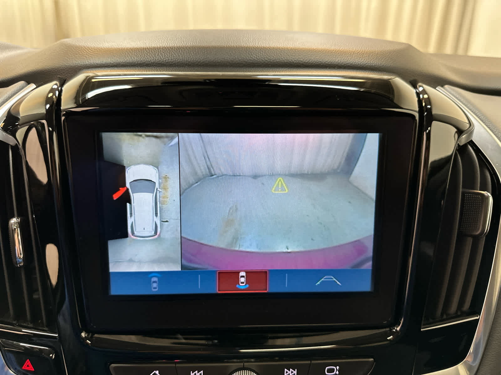 Used 2019 Chevrolet Traverse LT w/ LT Premium Package AWD/4WD image 17
