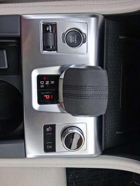 Used 2023 Jaguar F-PACE R-Dynamic S image 26