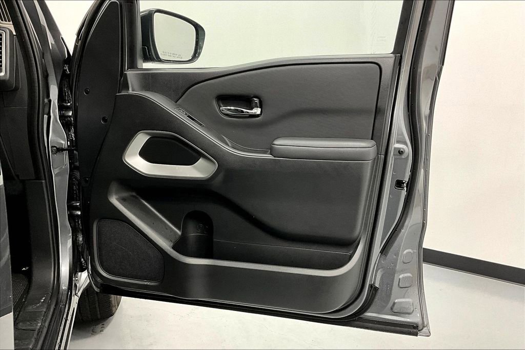 Used 2024 Nissan Frontier SV AWD/4WD image 22