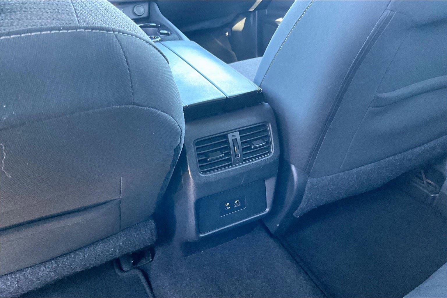 Used 2022 Nissan Rogue SV image 32