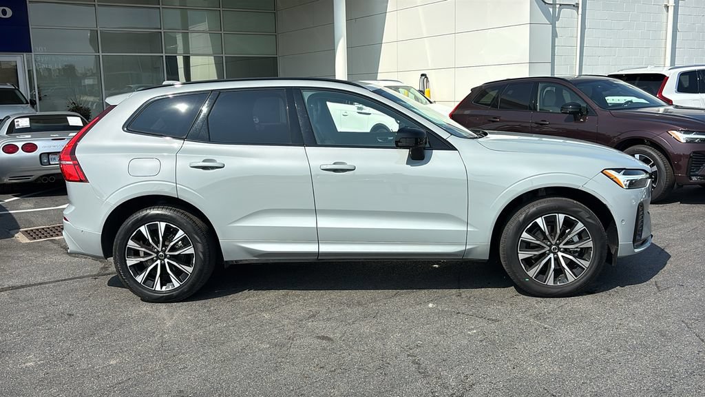 Certified 2025 Volvo XC60 B5 Plus AWD/4WD image 24