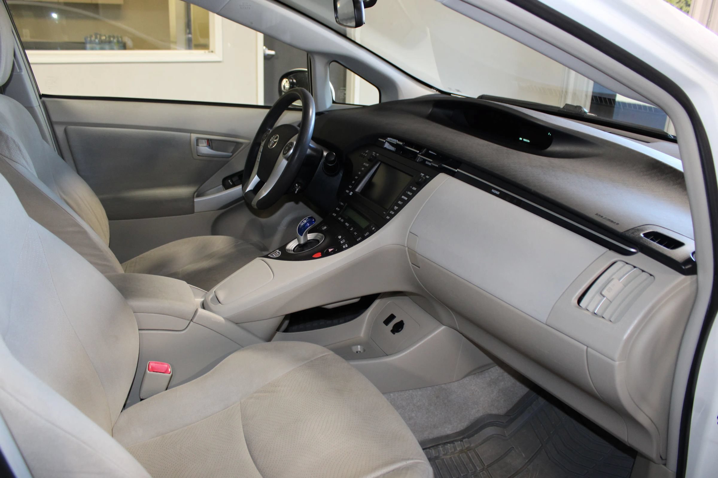 Used 2011 Toyota Prius Three w/ Solar Roof Pkg FWD image 27