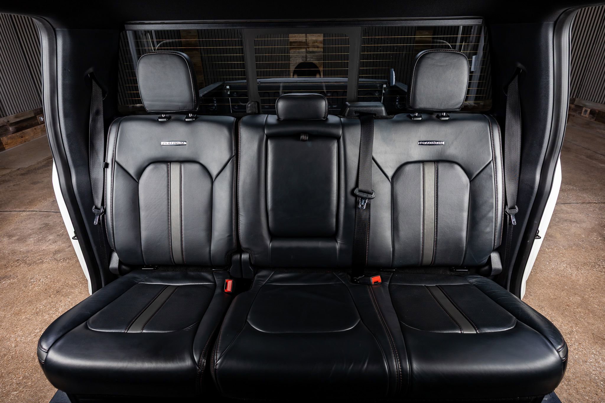 Used 2022 Ford F250 Platinum w/ FX4 Off-Road Package image 36