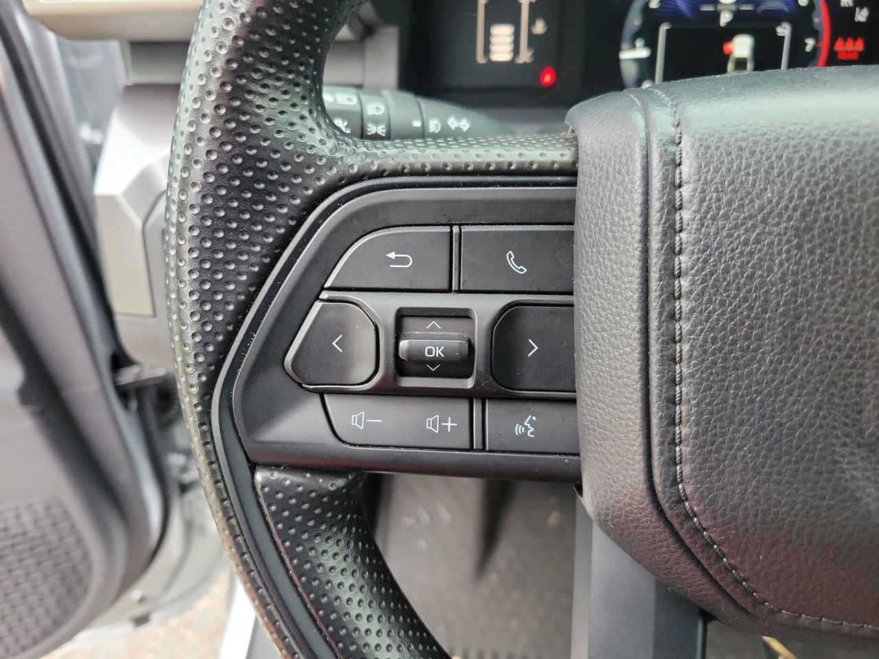 Used 2025 Toyota Tacoma SR5 image 19