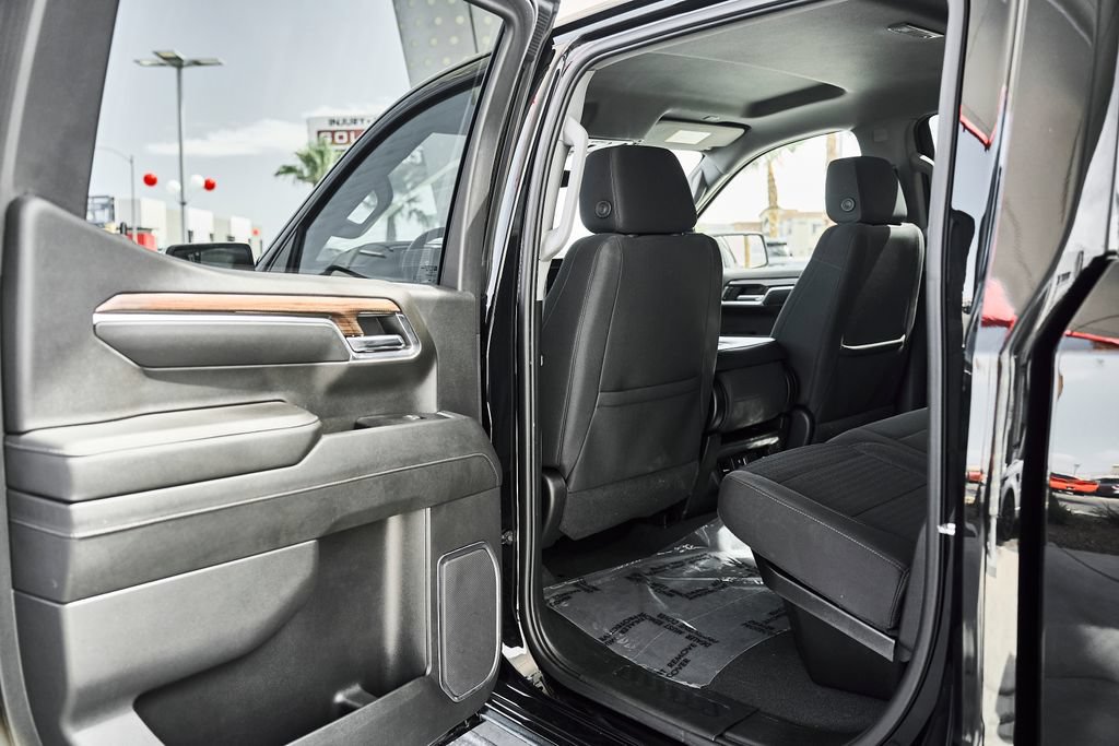 Used 2022 Chevrolet Silverado 1500 LT AWD/4WD image 11