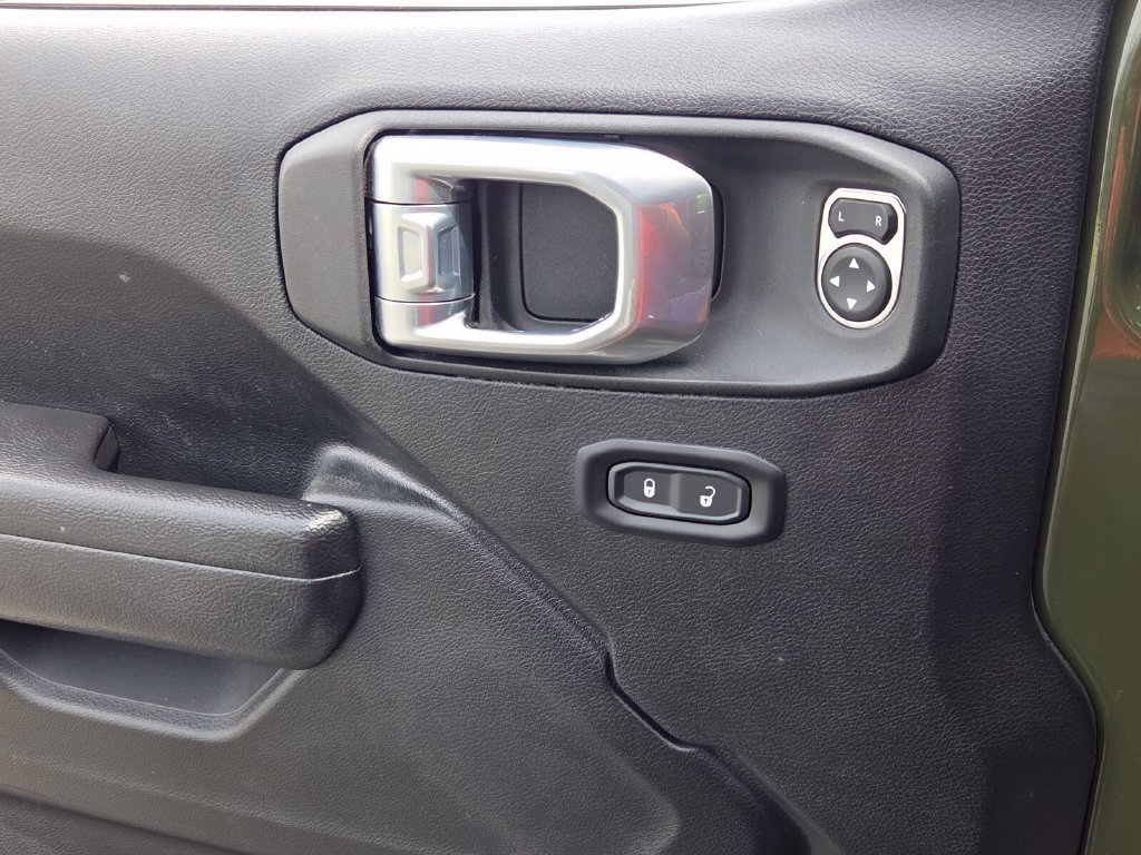 Used 2022 Jeep Gladiator Sport AWD/4WD image 25