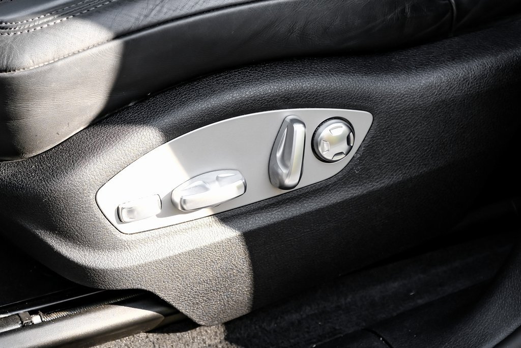 Used 2021 Porsche Macan image 32