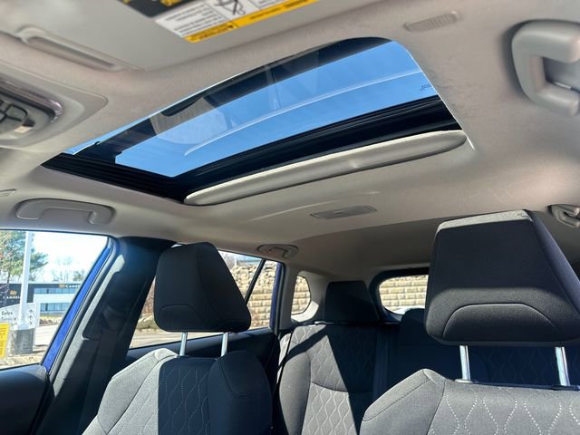 Used 2023 Toyota Corolla Cross LE w/ Moonroof Package image 41