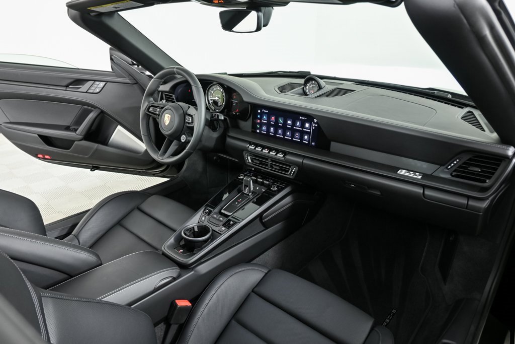 Certified 2024 Porsche 911 image 22