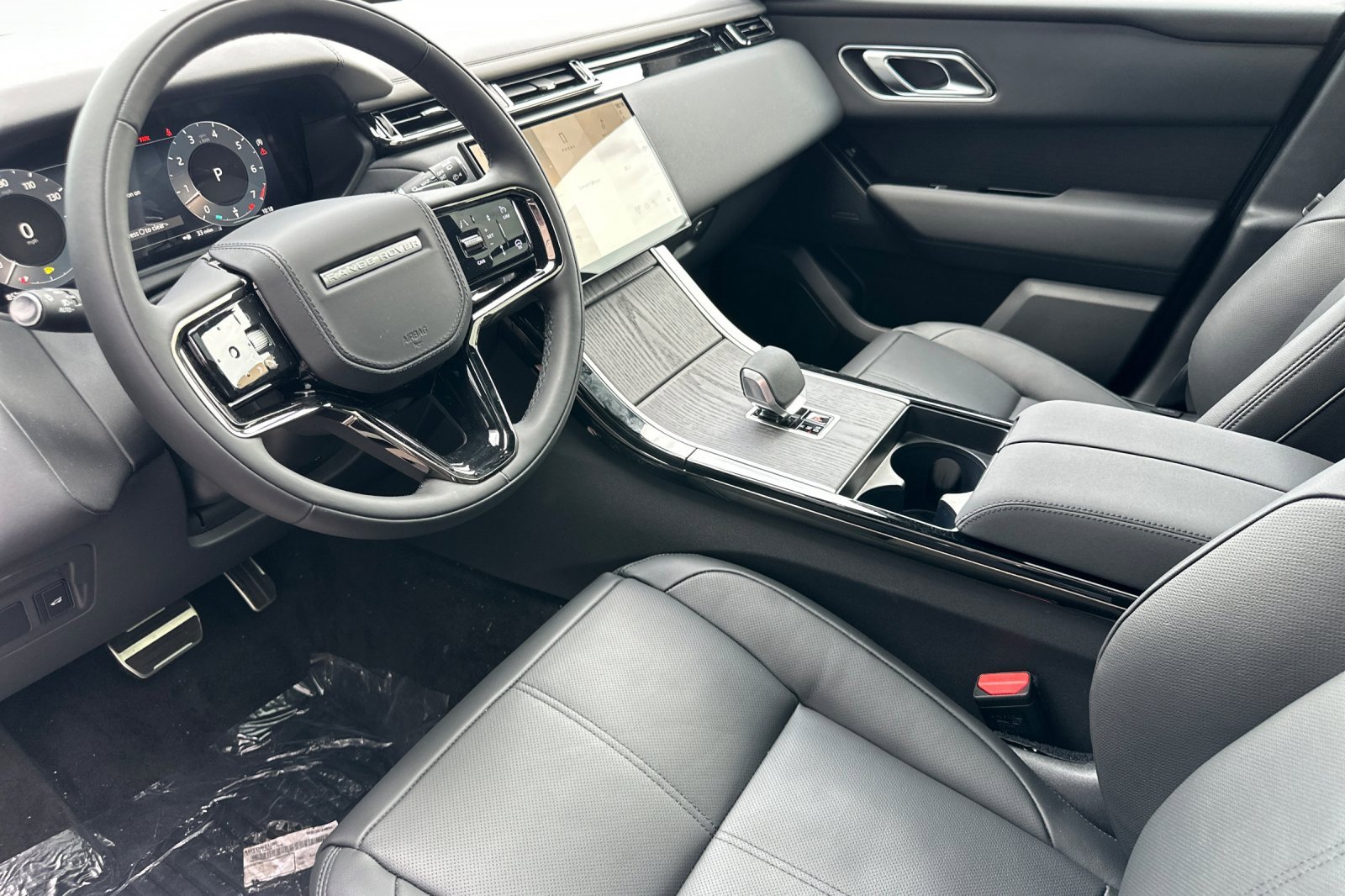 New 2026 Land Rover Range Rover Velar Dynamic SE image 9