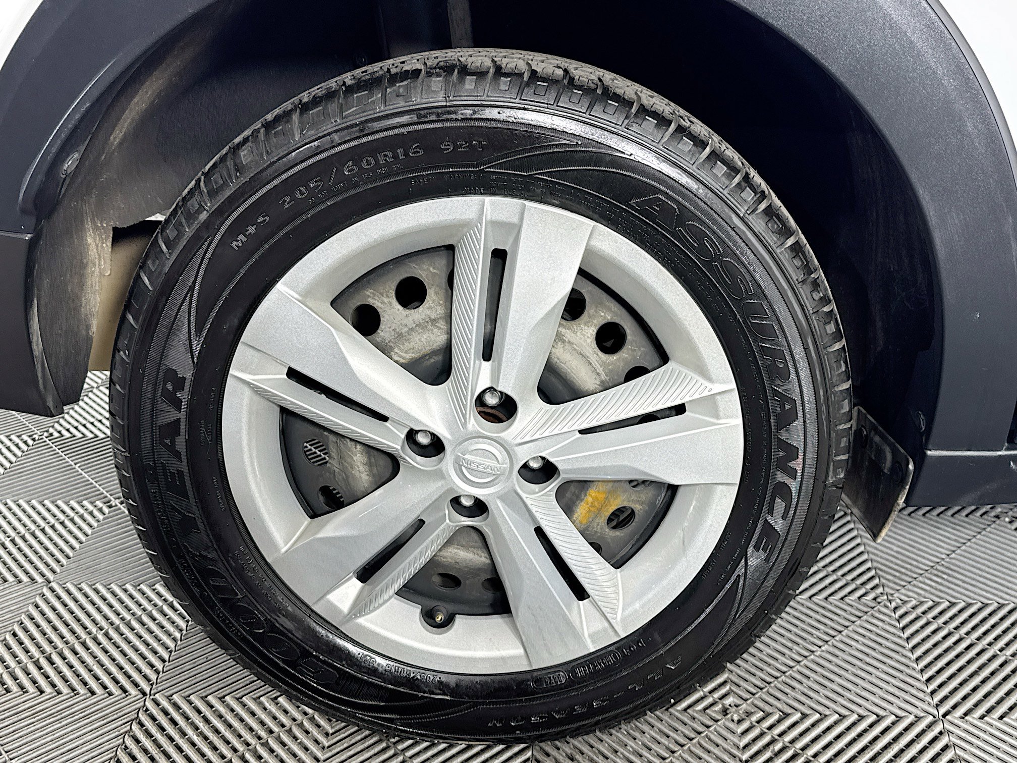 Used 2022 Nissan Kicks S image 32