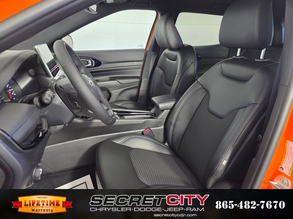 New 2026 Jeep Compass Latitude image 10
